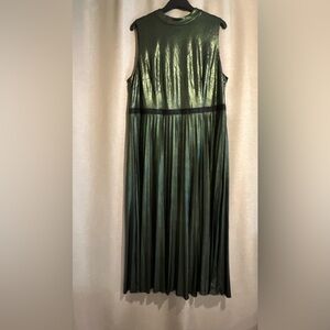 Donna Morgan Metallic Pleated Midi Dress - Green/Black (Size 20W)